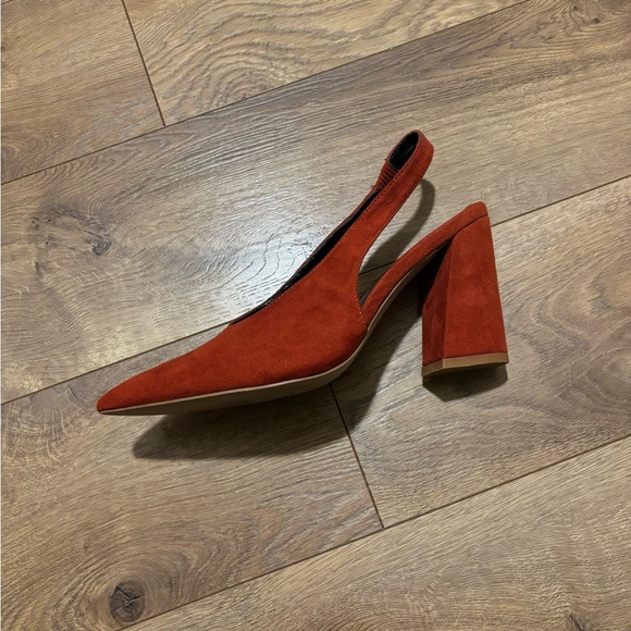 Glamorous burnt orange triangle heel - Picture 2 of 4